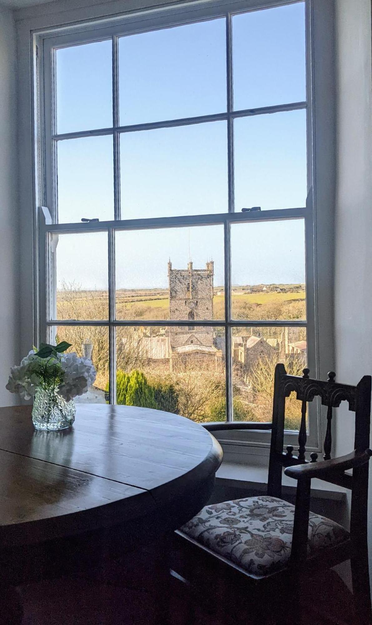St Davids Gin & Kitchen - The Cathedral Villas Quarto foto